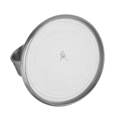 Ring with a round bed made of surgical steel of various sizes