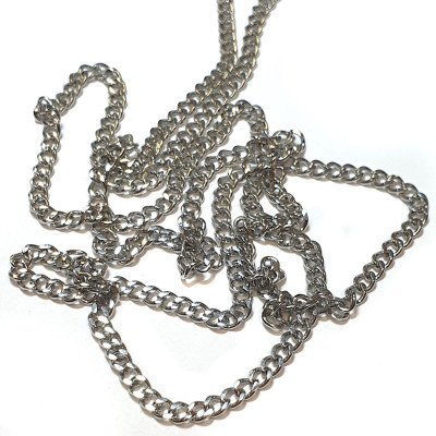 Diamond-Cut Curb Chain Fabric – 3.5 mm