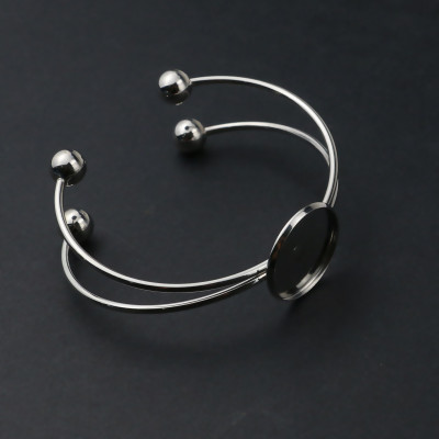 Bracelet with bowl size 20mm made of surgical steel