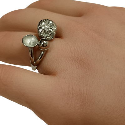Adjustable ring with bowl and shank for gluing pearls surgical steel