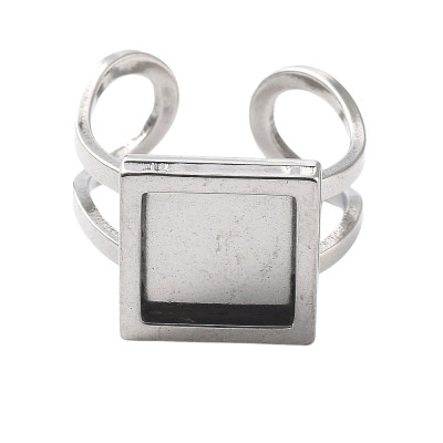 Prstýnek s čtvercovým lůžkem 10mm chirurgická ocel