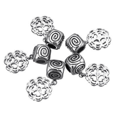 Pendant cut flower of surgical steel