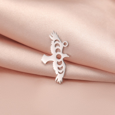 Přívěsek letící dravý pták chirurgická ocel dvě barevné varianty