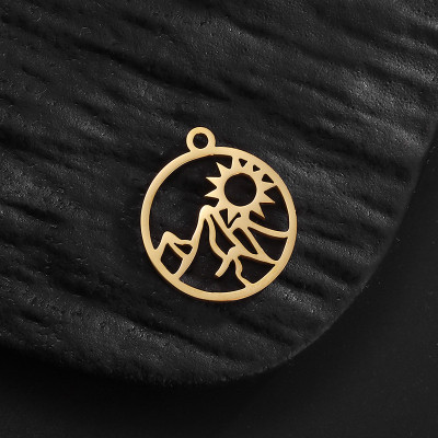 Přívěsek horské slunce chirurgická ocel dvě barevné varianty