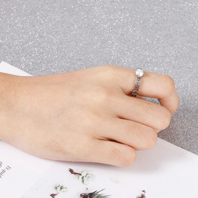 Prsten s umělou perlou chirurgická ocel