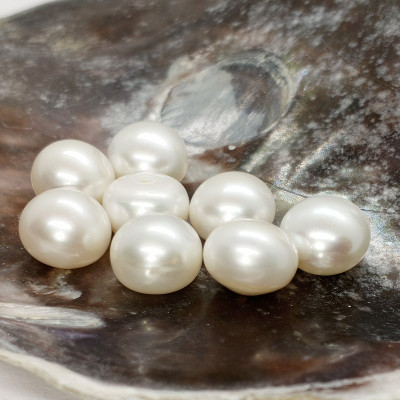 Perla sladkovodní přírodní bílá 10-10,5mm polovrtaná