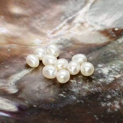 Perla sladkovodní KAPKA přírodní BÍLÁ 3-3,5mm