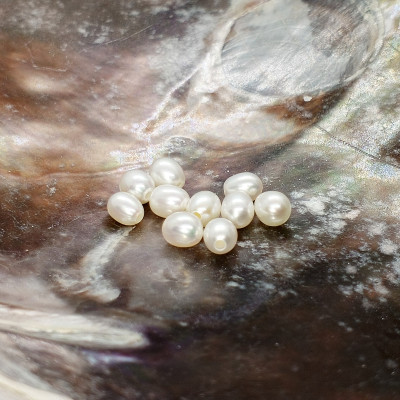 Perla sladkovodní KAPKA přírodní BÍLÁ 3-3,5mm