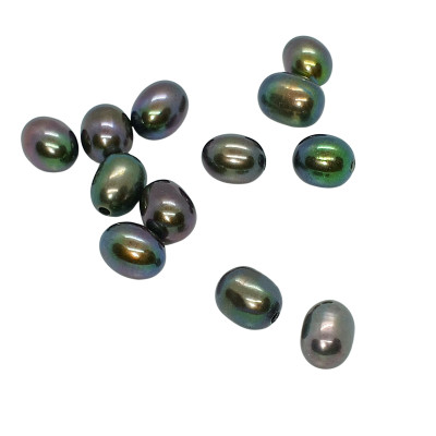 Natural freshwater pearl 4-4,5mm drop 1pc