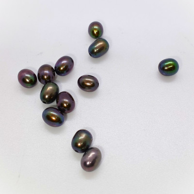 Natural freshwater pearl 4-4,5mm drop 1pc