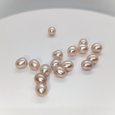 Perla sladkovodní přírodní světlá kapka 6-6,5mm polovrtaná