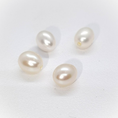 Natural freshwater pearl white drop 5-5,5mm 1pc
