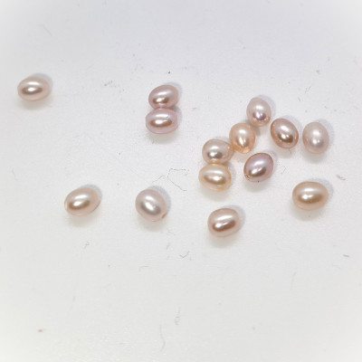 Natural freshwater pearl 3,5 - 4mm drop