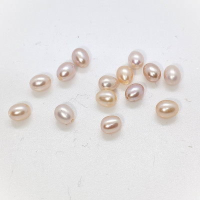 Natural freshwater pearl 3,5 - 4mm drop