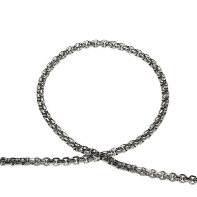 Roll of 2mm surgical steel chain link