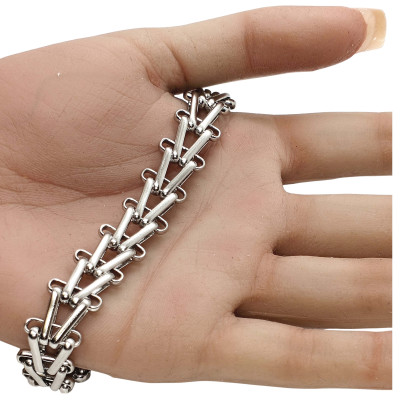 Fine chain with oval eyelets surgical steel