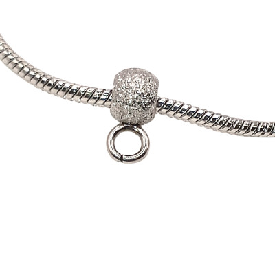 Korálek s očkem 4mm z chirurgické oceli diamantová úprava