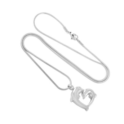 Přívěsek srdíčko s delfínem chirurgická ocel