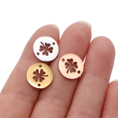 WHEEL WITH A FOUR-LEAF CLOVER