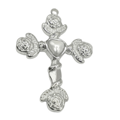 Cloverleaf pendant in two color combinations of surgical steel