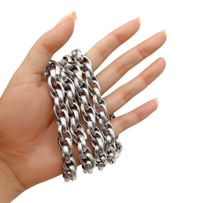 Fine chain with oval eyelets surgical steel