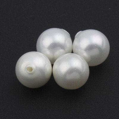 Laboratory pearls white
