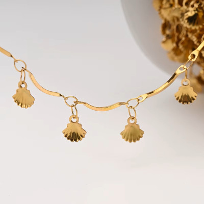 Řetízkovina s přívěsky ve tvaru mušle chirurgická ocel