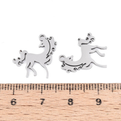 Cloverleaf pendant in two color combinations of surgical steel