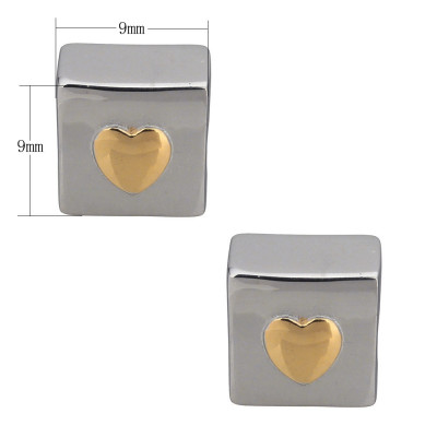 Bead cube with depicted hearts in two colors