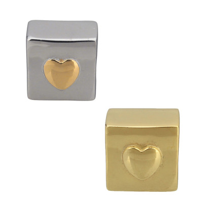 Bead cube with depicted hearts in two colors