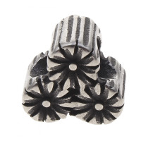 Korálek s velkým průvlekem spojené kytičky chirurgická ocel