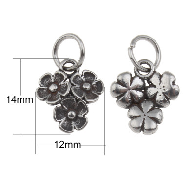 Pendant flower in antique silver patina of surgical steel