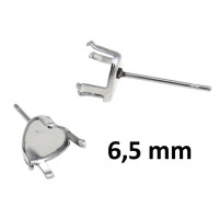 Meringue in the shape of a heart with three straps