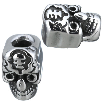 Bead decorated with surgical steel skull