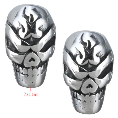 Bead decorated with surgical steel skull