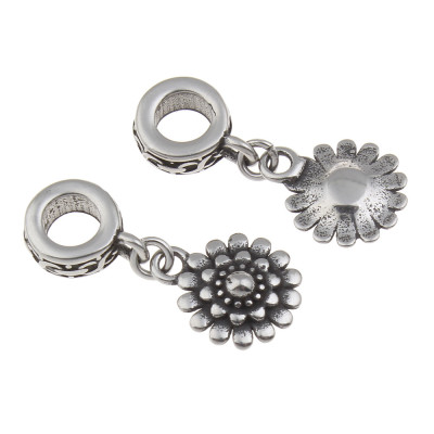 Pendant flower in antique silver patina of surgical steel